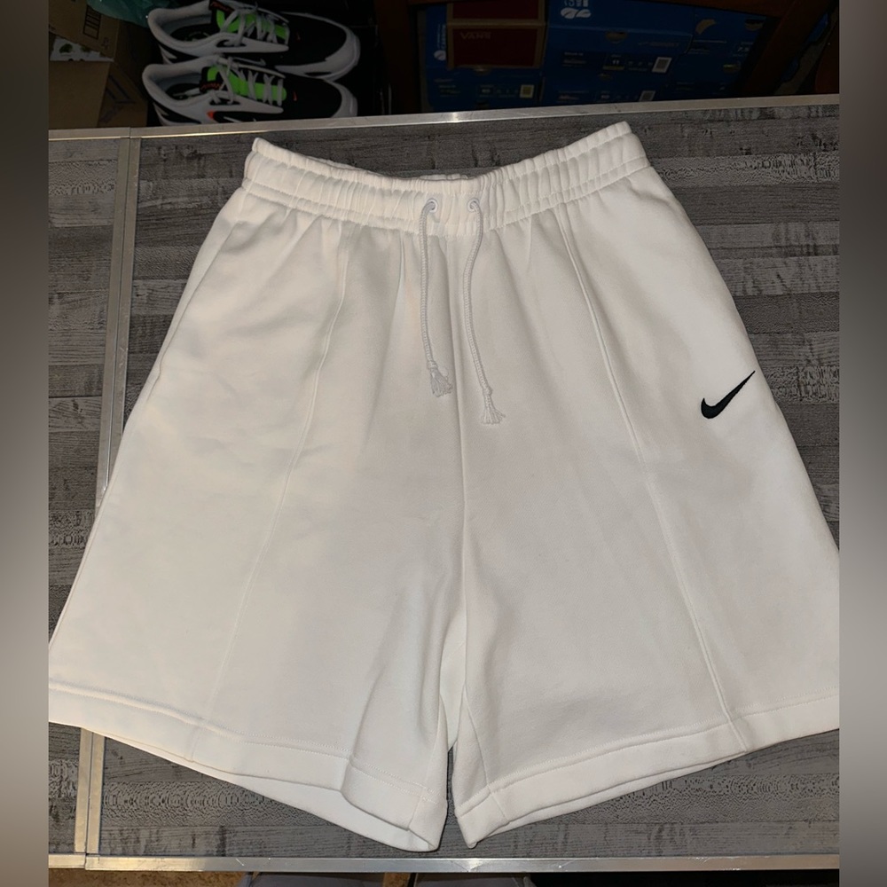 Nike women’s size small new with tags shorts